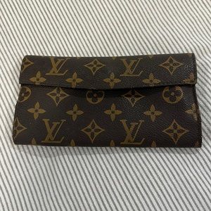 Louis Vuitton wallet vintage read description